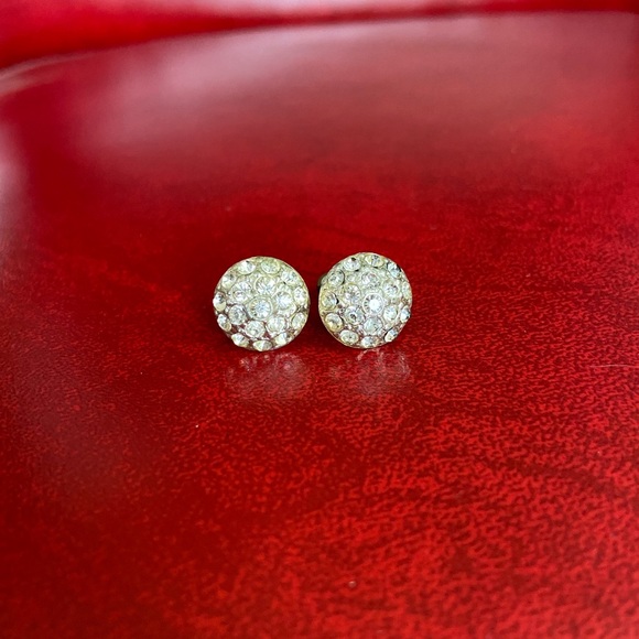 Beautiful vintage Rhinestone screw back earrings - round shape clusters wedding - Picture 7 of 7